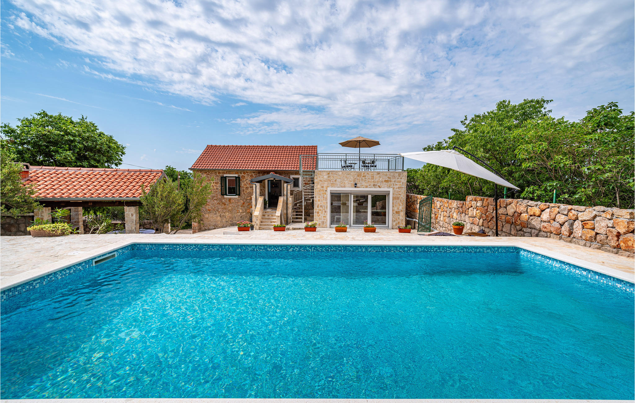 Vakantiehuis met privé zwembad in Starigrad Paklenica- Milovci (Kroatië) voor 4 personen