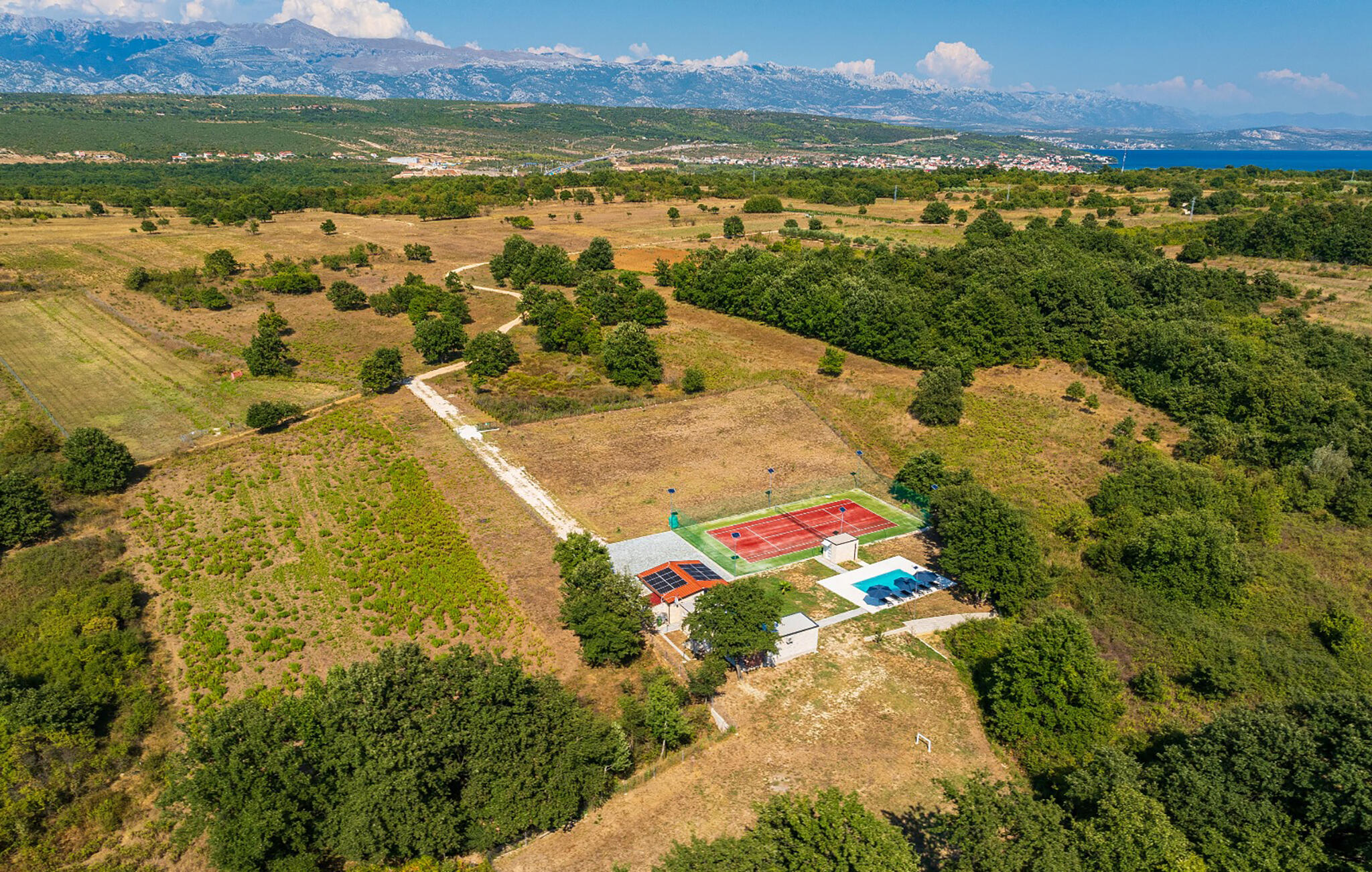 Vakantiehuis met omheinde tuin in Zadar-Posedarje (Kroatië) 2 honden zijn welkom