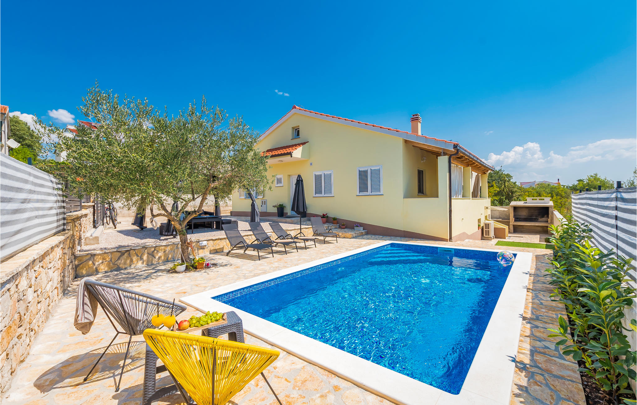 Vakantiehuis met privé zwembad in Sibenik-Bilice (Kroatië) voor 6 personen