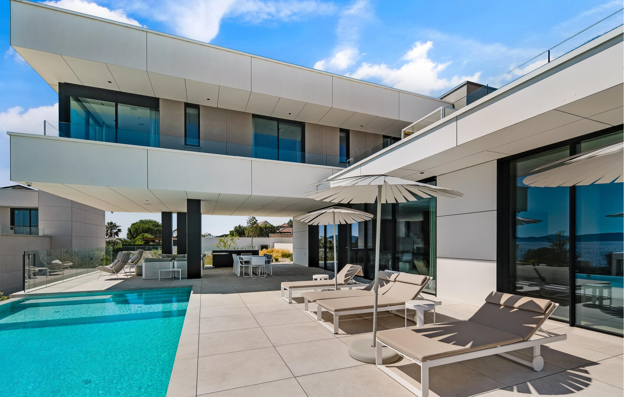 Vakantiehuis met omheinde tuin in Ugljan (Kroatië) 1 hond is welkom