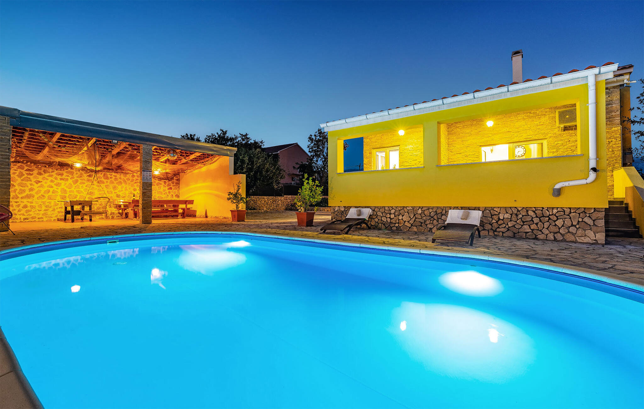 Vakantiehuis met privé zwembad in Zadar-Vinjerac (Kroatië) voor 8 personen