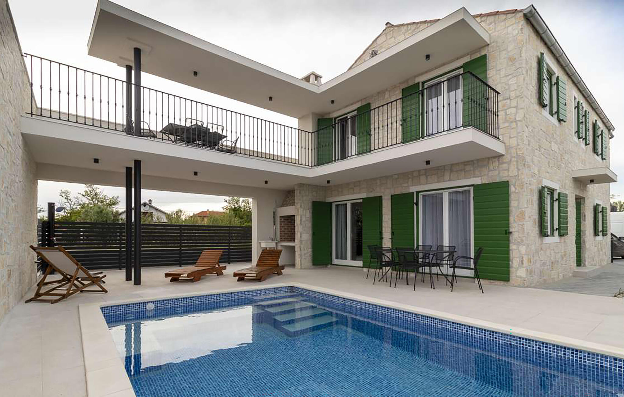 Vakantiehuis met privé zwembad in Zadar-Privlaka (Kroatië) voor 12 personen