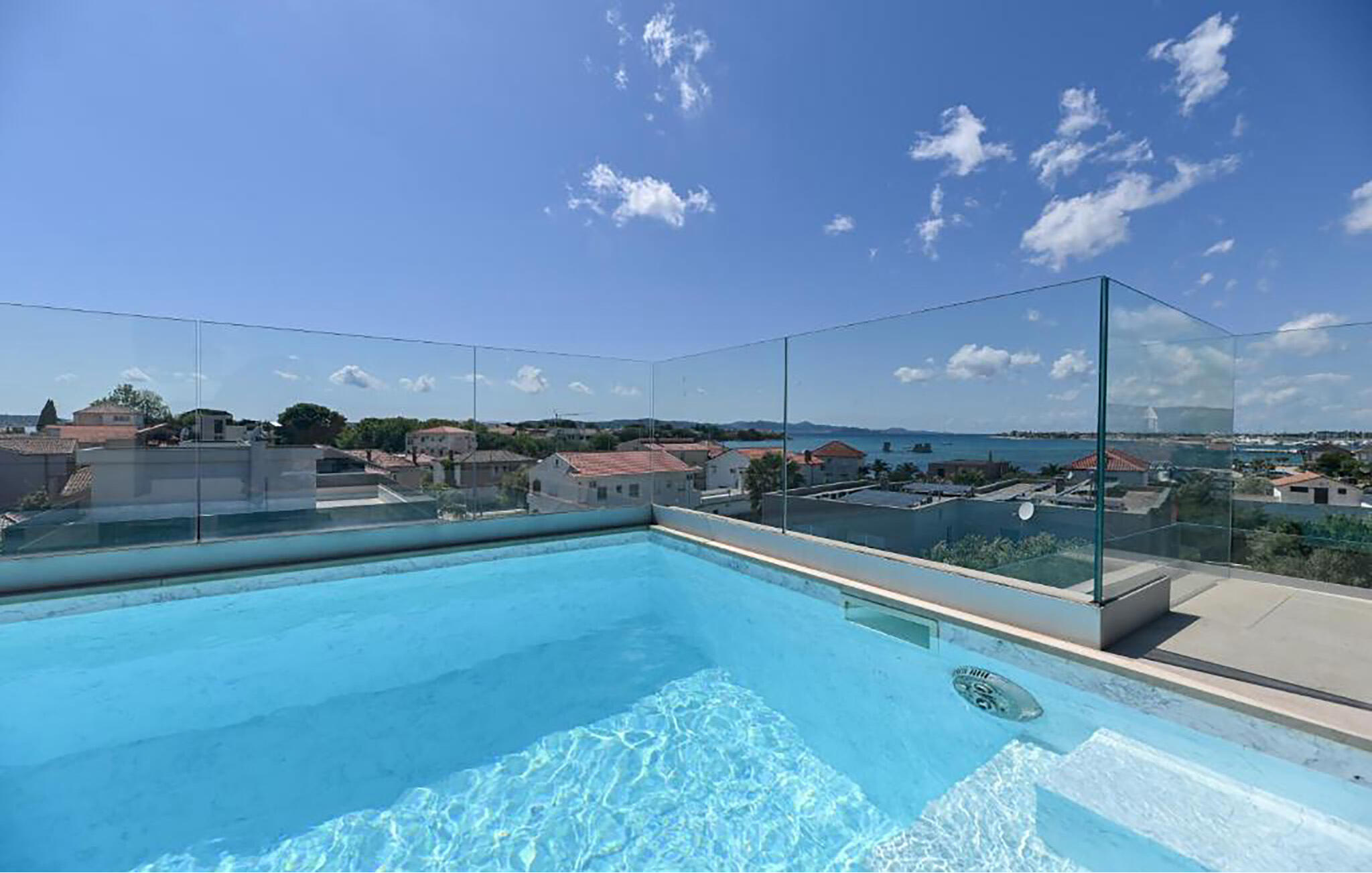 Vakantiehuis met privé zwembad in Zadar-Sukosan (Kroatië) voor 6 personen