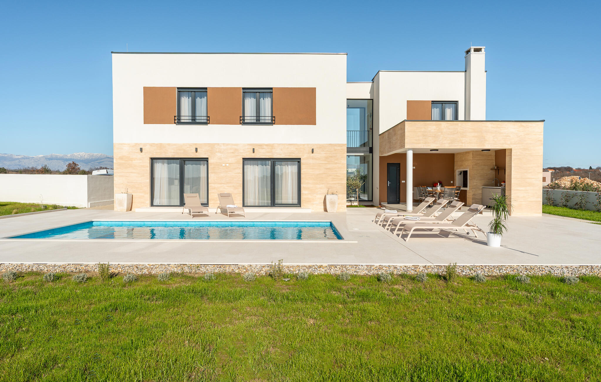 Ferienhaus mit umzäuntem Garten in Zadar-Policnik (Kroatien) und 1 Hund erlaubt