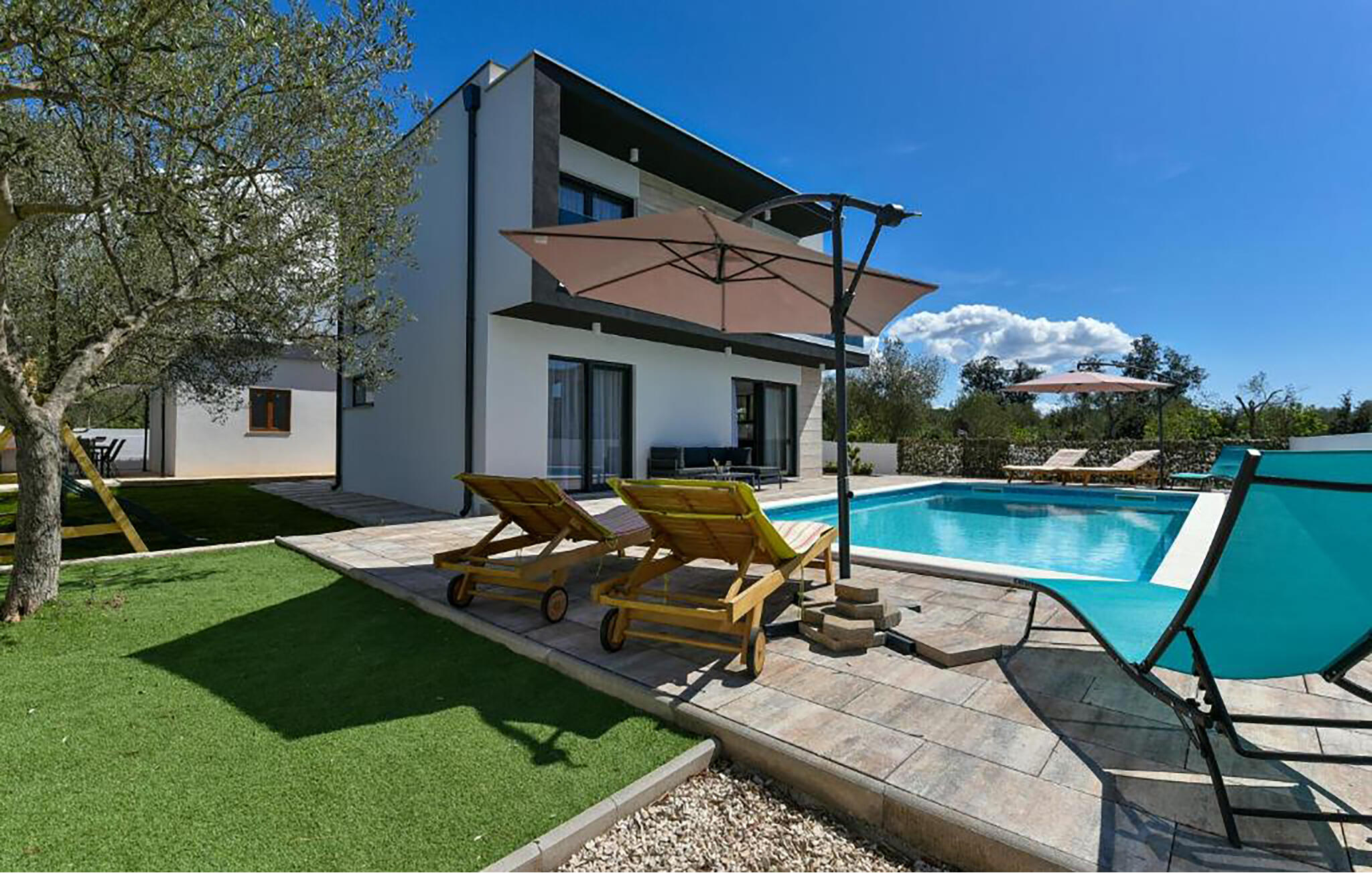 Vakantiehuis met privé zwembad in Zadar-Sukosan (Kroatië) voor 6 personen