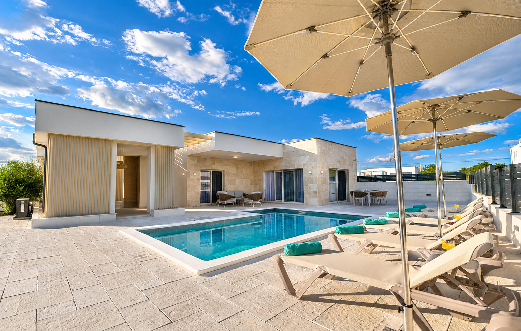 Vakantiehuis met privé zwembad in Zadar- Smokovic (Kroatië) voor 6 personen