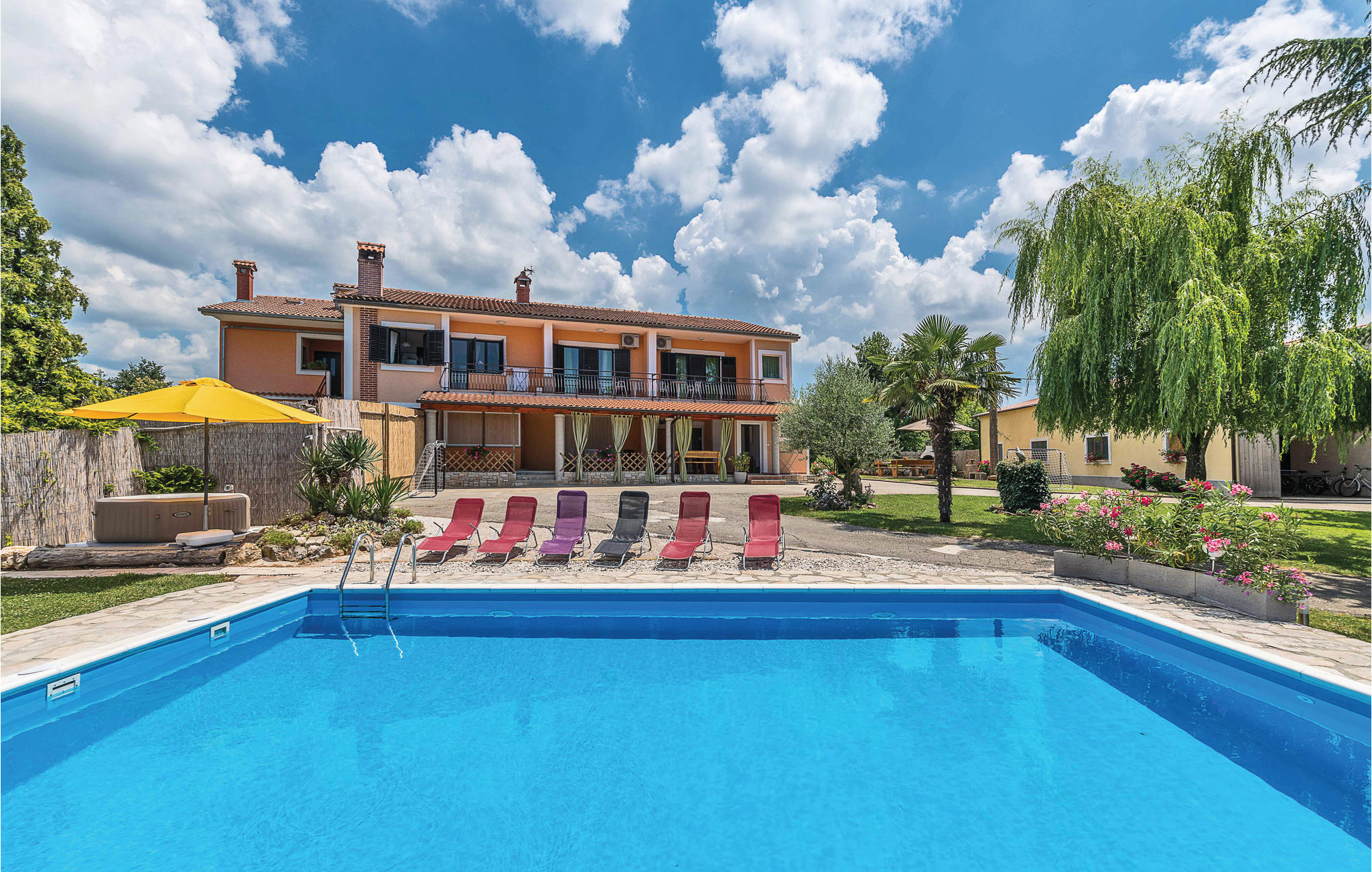 Vakantiehuis met omheinde tuin in Pazin-Marseti (Kroatië) 2 honden zijn welkom