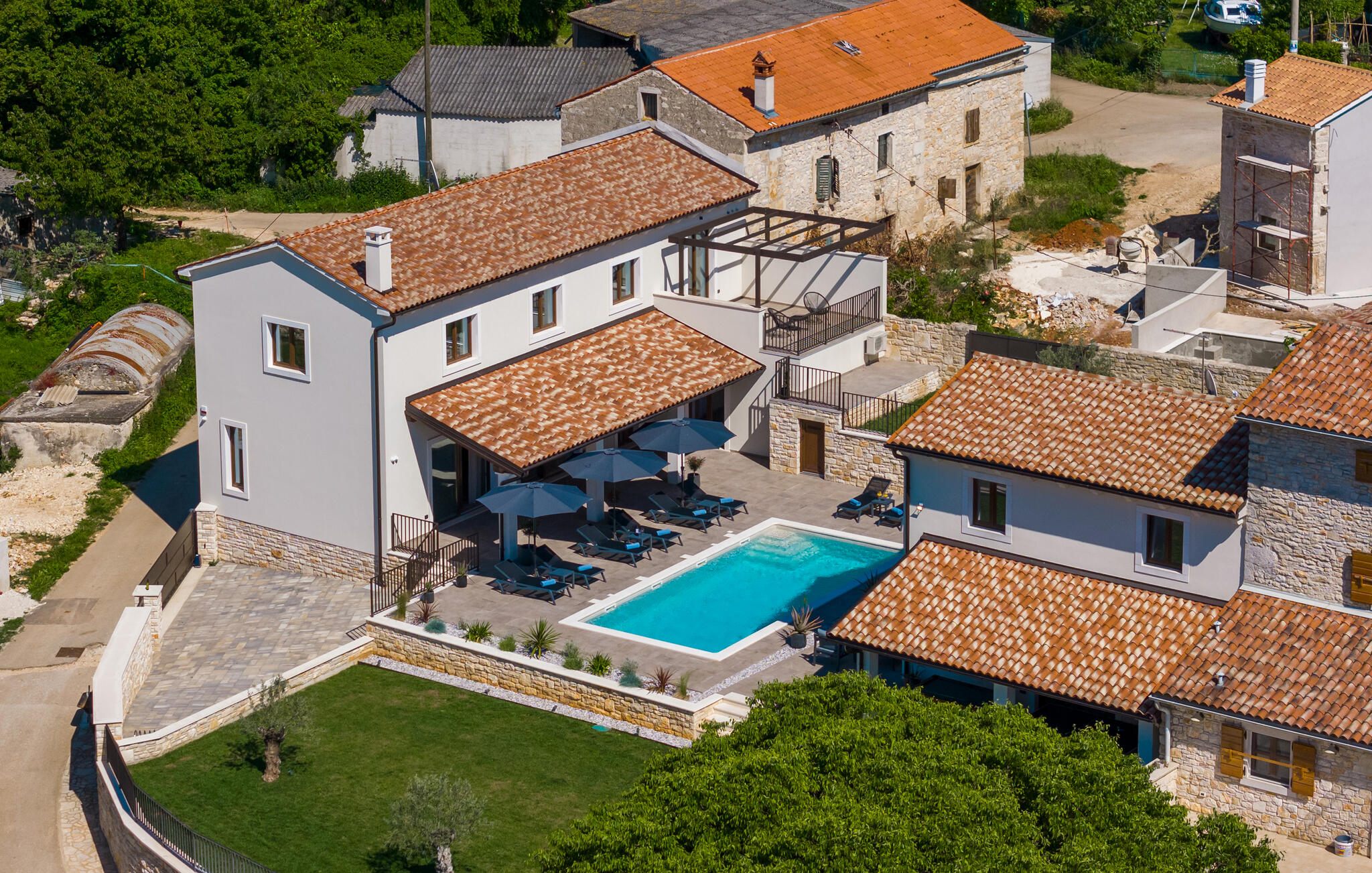 Vakantiehuis met privé zwembad in Pula - Valtura (Kroatië) voor 8 personen