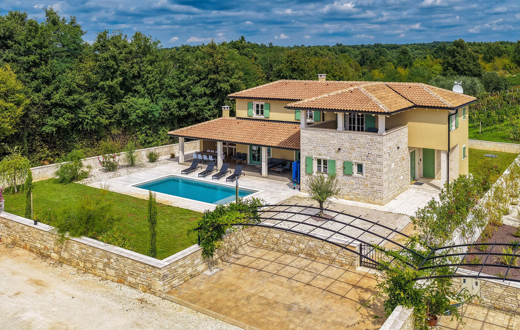 Vakantiehuis met privé zwembad in Zminj - Sivati (Kroatië) voor 8 personen
