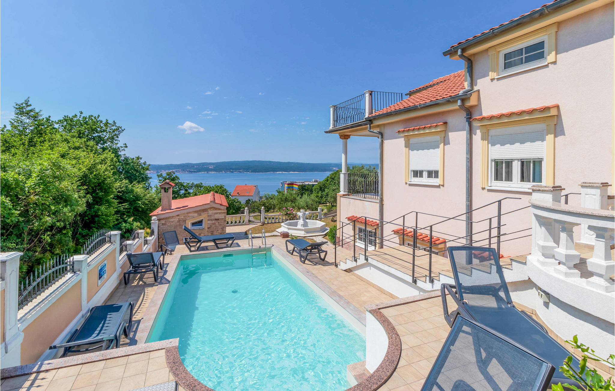 Vakantiehuis met privé zwembad in Crikvenica-Dramalj (Kroatië) voor 12 personen
