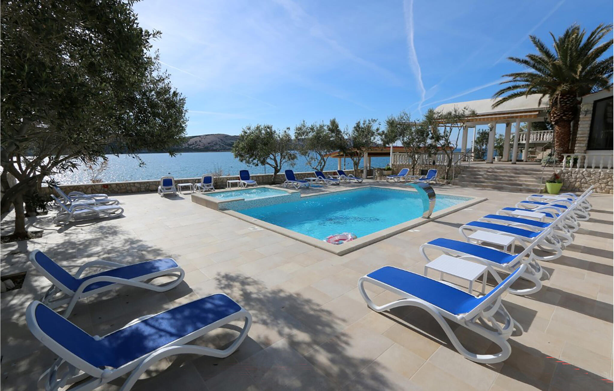 Vakantiehuis met omheinde tuin in Pag-Stara Novalja (Kroatië) 1 hond is welkom