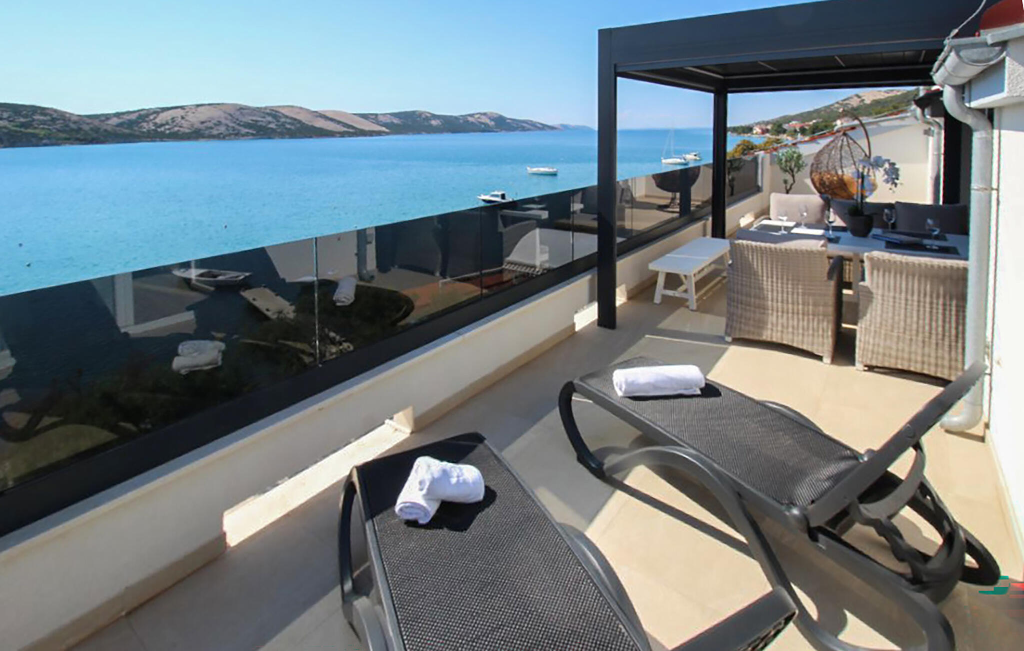 Vakantiehuis met omheinde tuin in Pag - Stara Novalja (Kroatië) 1 hond is welkom