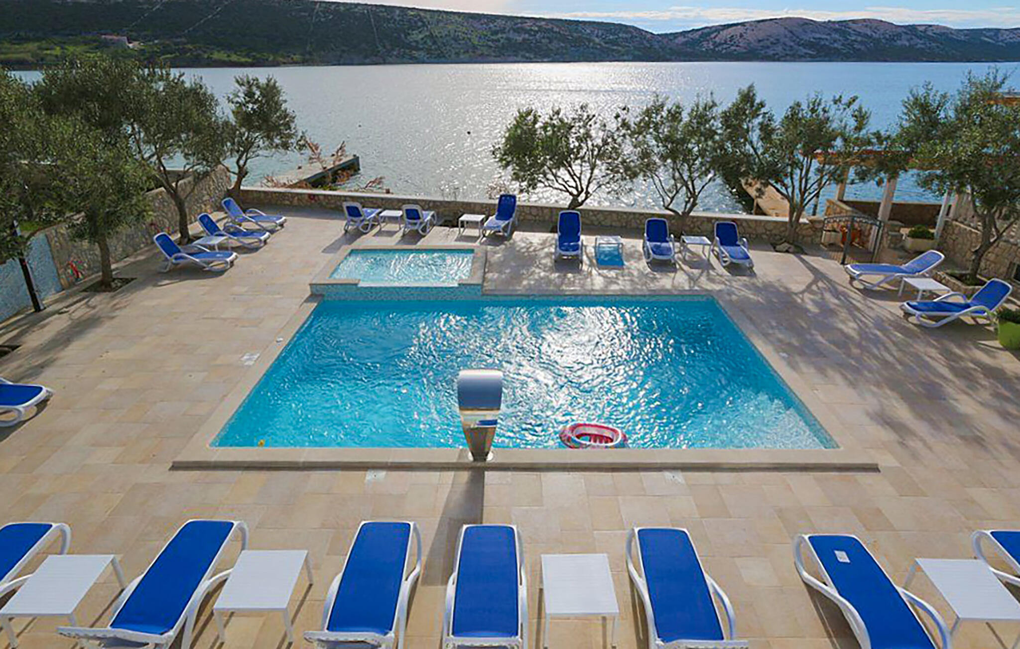 Vakantiehuis met omheinde tuin in Pag-Stara Novalja (Kroatië) 1 hond is welkom