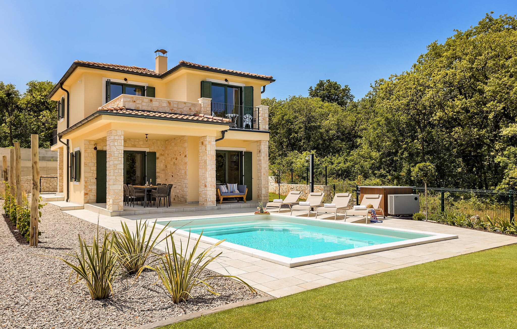 Vakantiehuis met omheinde tuin in Krk - Vrbnik (Kroatië) 1 hond is welkom