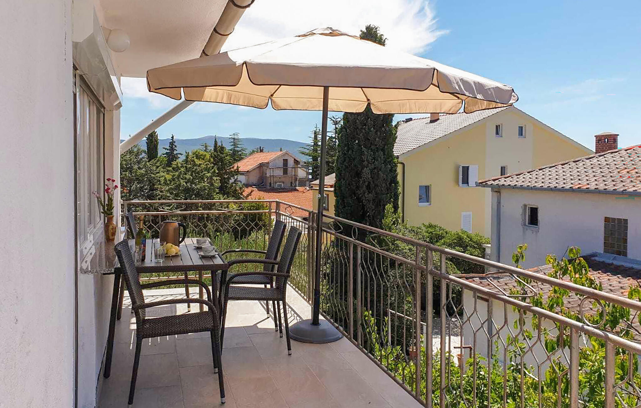 Ferienhaus mit umzäuntem Garten in Krk (Kroatië) und 1 Hund erlaubt