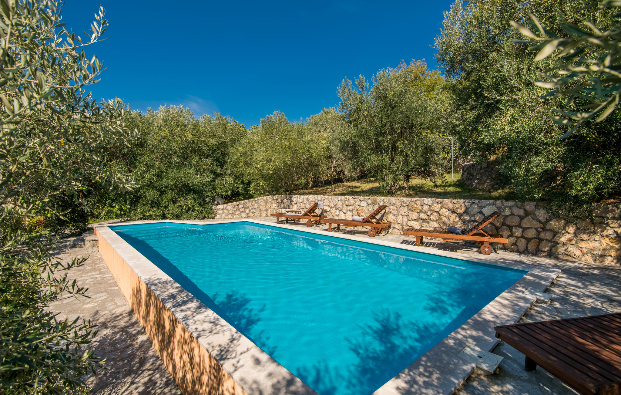 Vakantiehuis met privé zwembad in Krk-Draga Bascanska (Kroatië) voor 9 personen