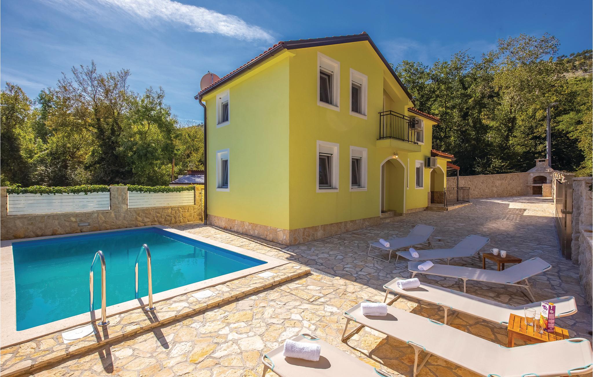 Vakantiehuis met privé zwembad in Novi Vinodolski-Bribir (Kroatië) voor 8 personen