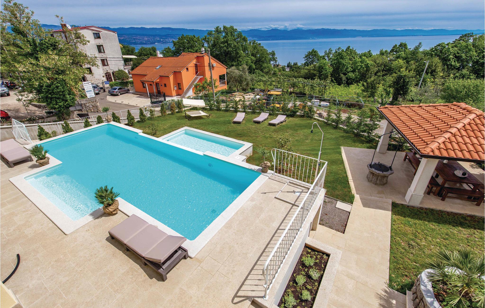 Vakantiehuis met privé zwembad in Opatija-Lovran (Kroatië) voor 12 personen