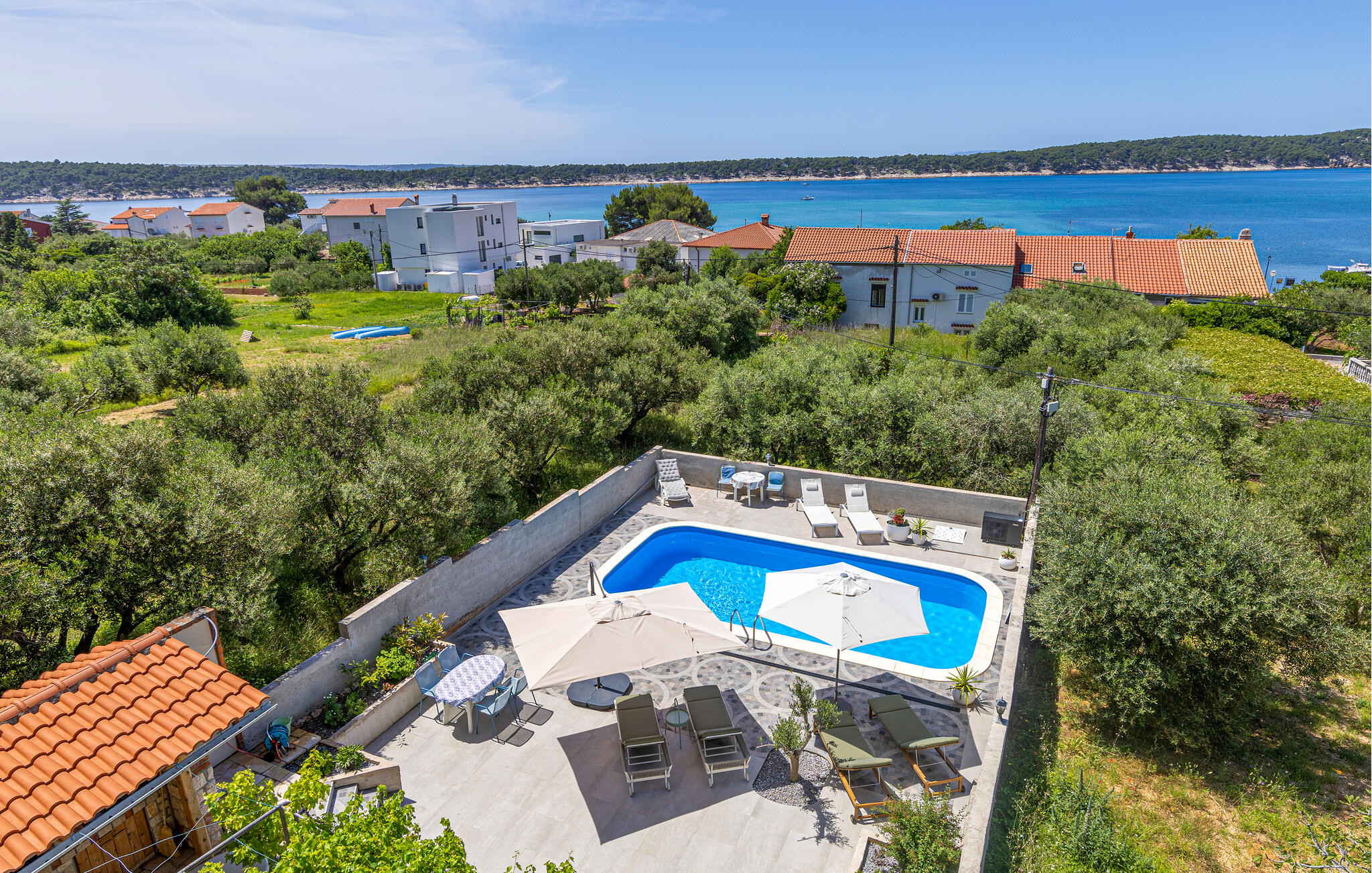 Vakantiehuis met zwembad in Rab - Barbat (Kroatië) voor 4 personen