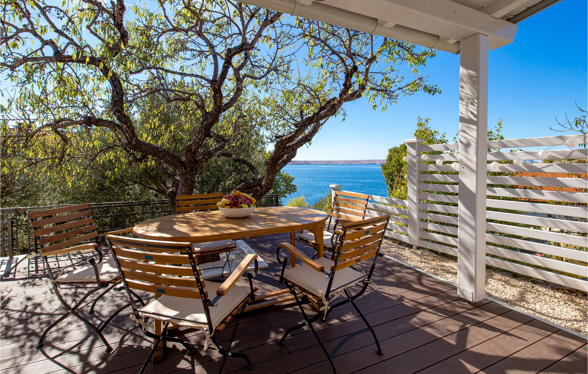 Vakantiehuis met omheinde tuin in Karlobag-Lukovo Sugarje (Kroatië) 1 hond is welkom