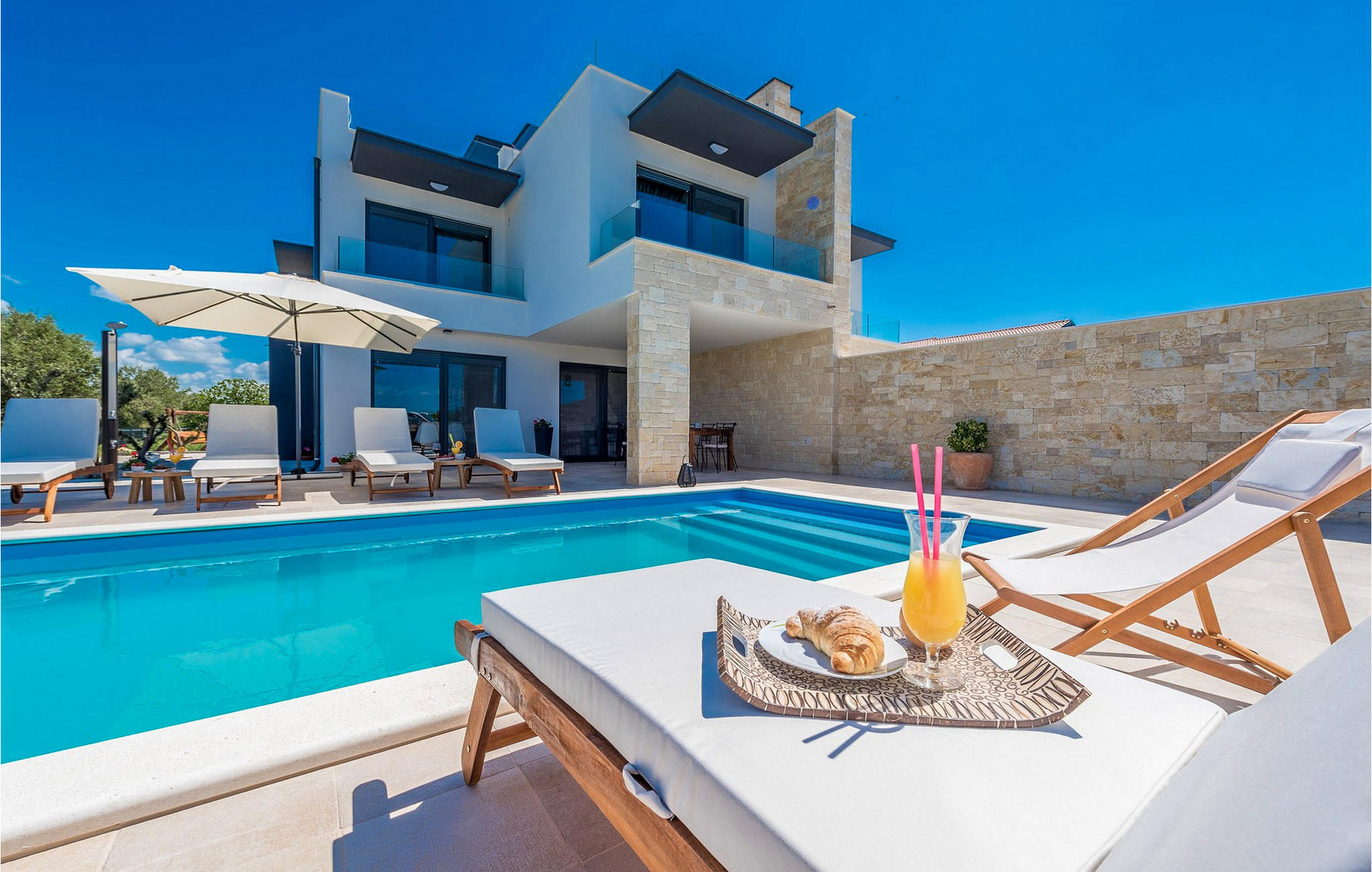 Vakantiehuis met privé zwembad in Zadar-Sukosan (Kroatië) voor 10 personen