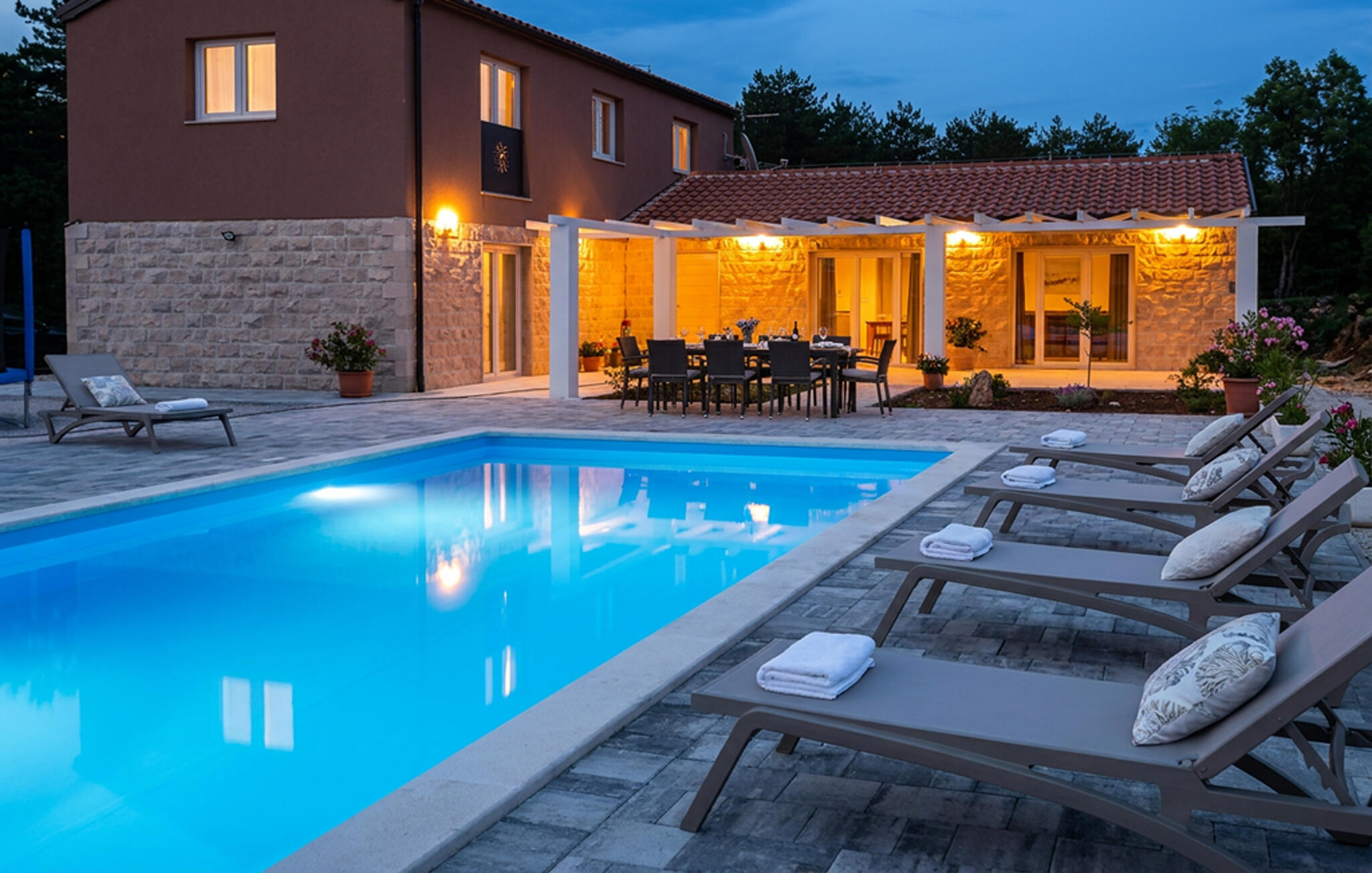 Vakantiehuis met omheinde tuin in Imotski - Grubine (Kroatië) 2 honden zijn welkom
