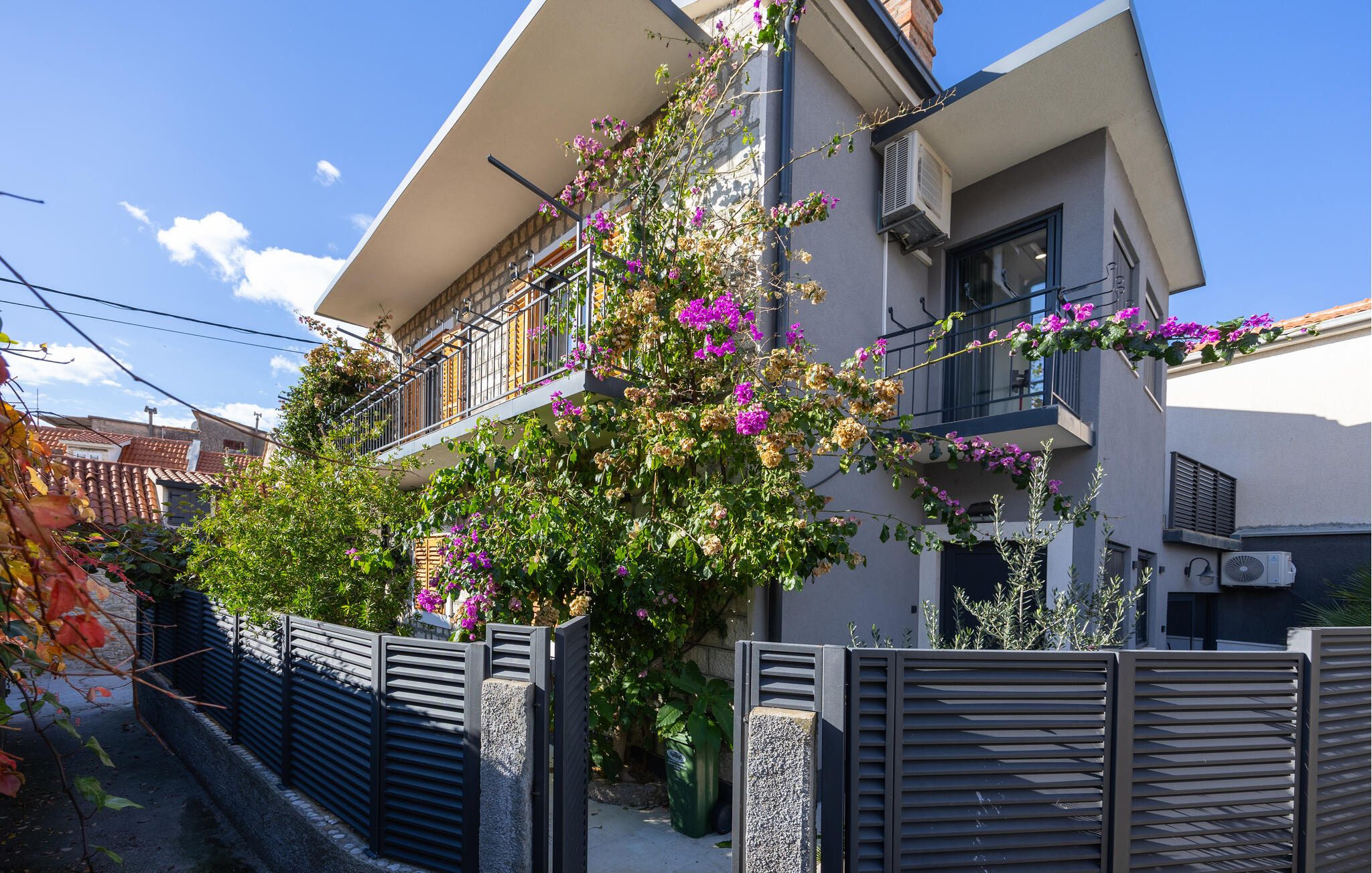 Ferienhaus mit umzäuntem Garten in Trogir-Kastel Stari (Kroatien) und 2 Hunde erlaubt