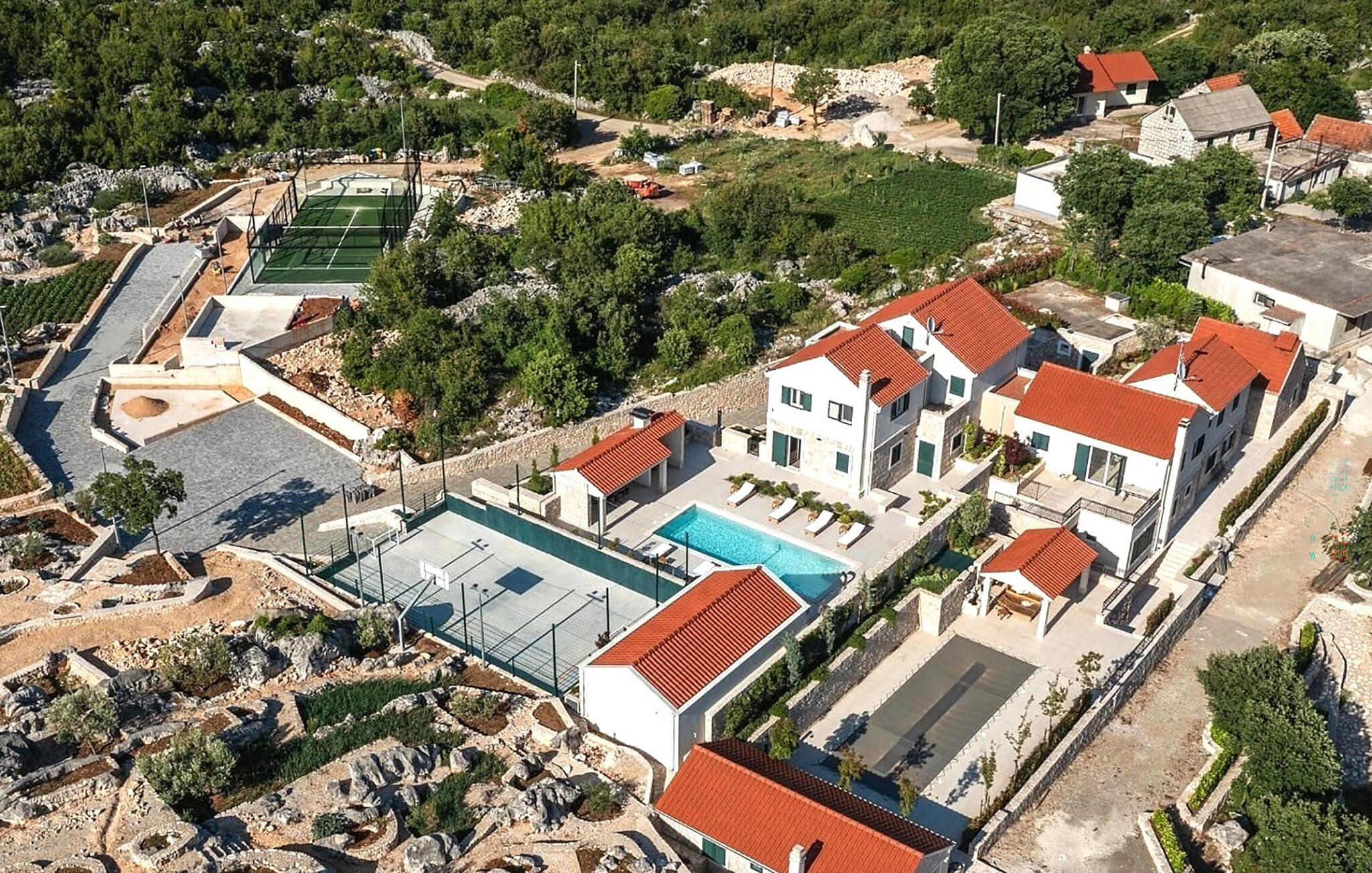 Vakantiehuis met privé zwembad in Omis - Trnbusi (Kroatië) voor 9 personen