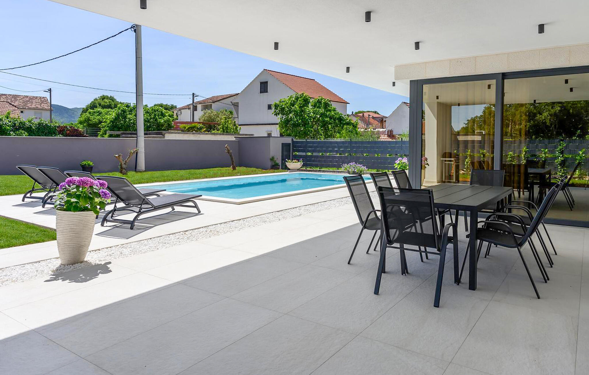 Ferienhaus mit umzäuntem Garten in Makarska - Donji Prolozac (Kroatien) und 2 Hunde erlaubt