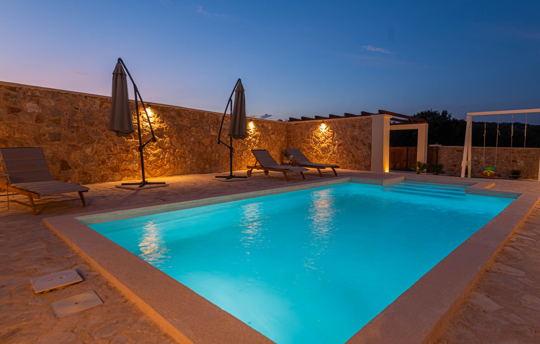 Ferienhaus mit umzäuntem Garten in Vodice-Grabovci (Kroatien) und 2 Hunde erlaubt