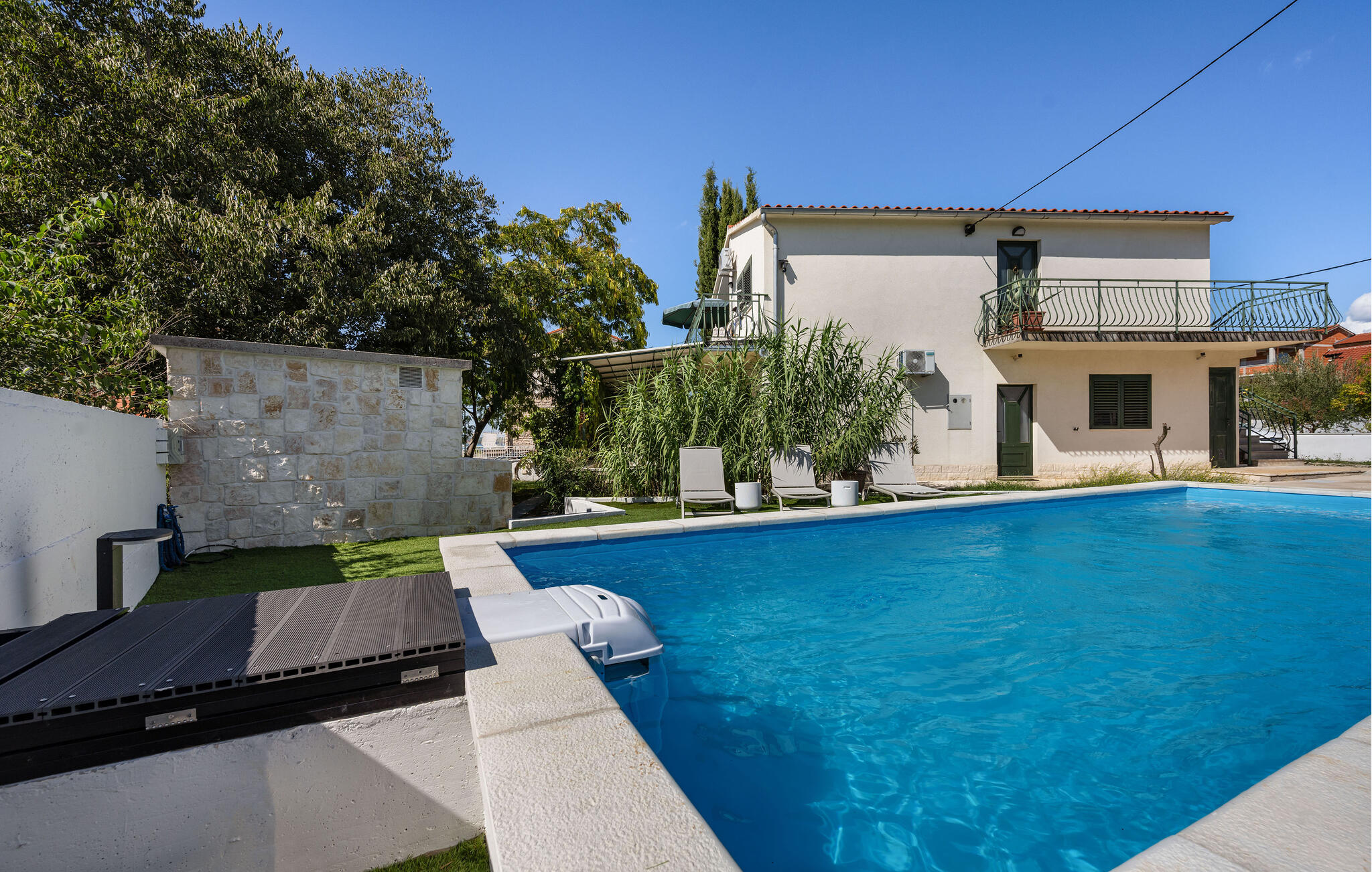 Vakantiehuis met privé zwembad in Sibenik - Bilice (Kroatië) voor 6 personen