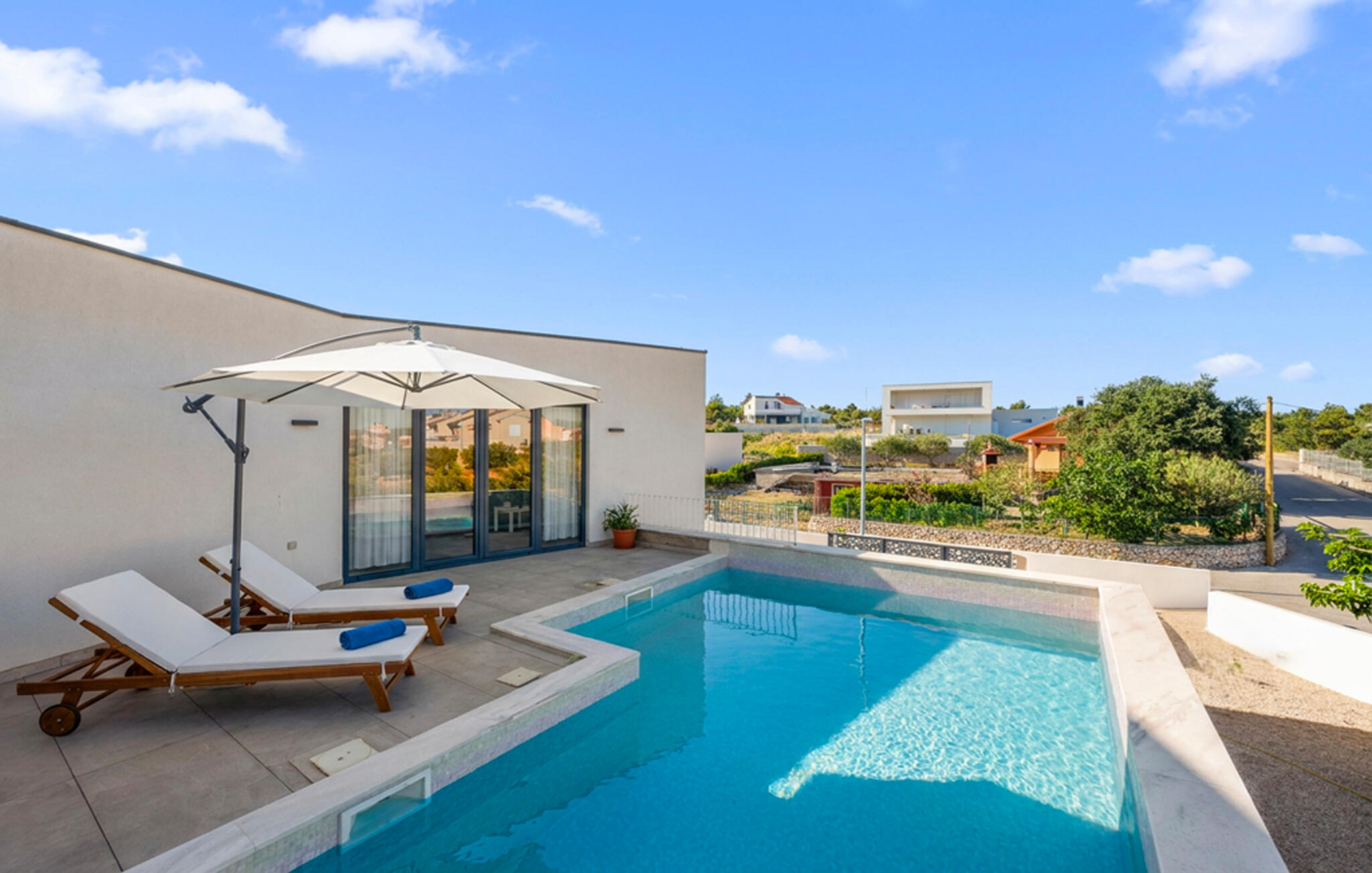 Vakantiehuis met omheinde tuin in Vodice (Kroatië) 2 honden zijn welkom