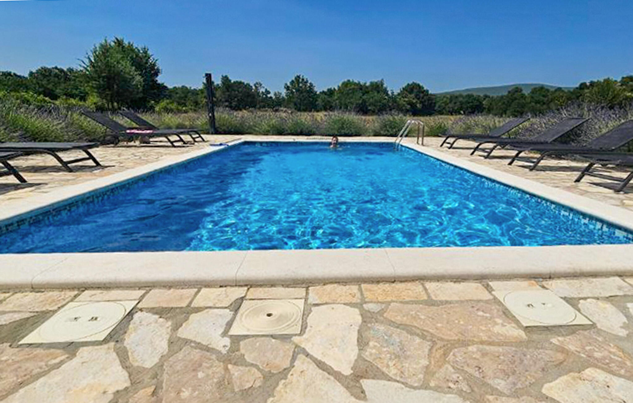 Vakantiehuis in Sibenik-Ervenik (Kroatië) 2 honden zijn welkom