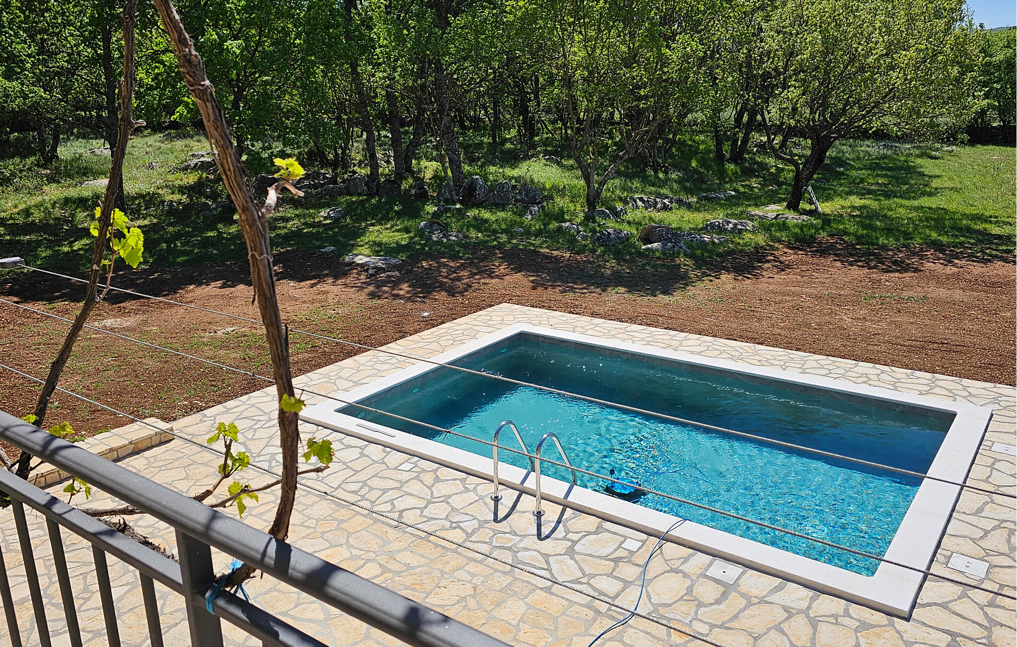 Vakantiehuis in Sibenik-Ervenik (Kroatië) 2 honden zijn welkom