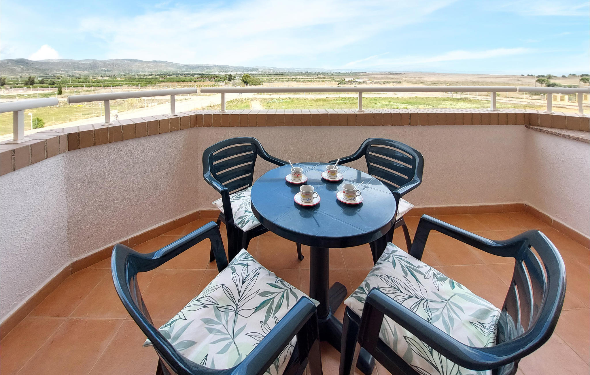 Vakantiehuis met zwembad in Cabanes Playa Torre la Sal (Spanje) voor 4 personen