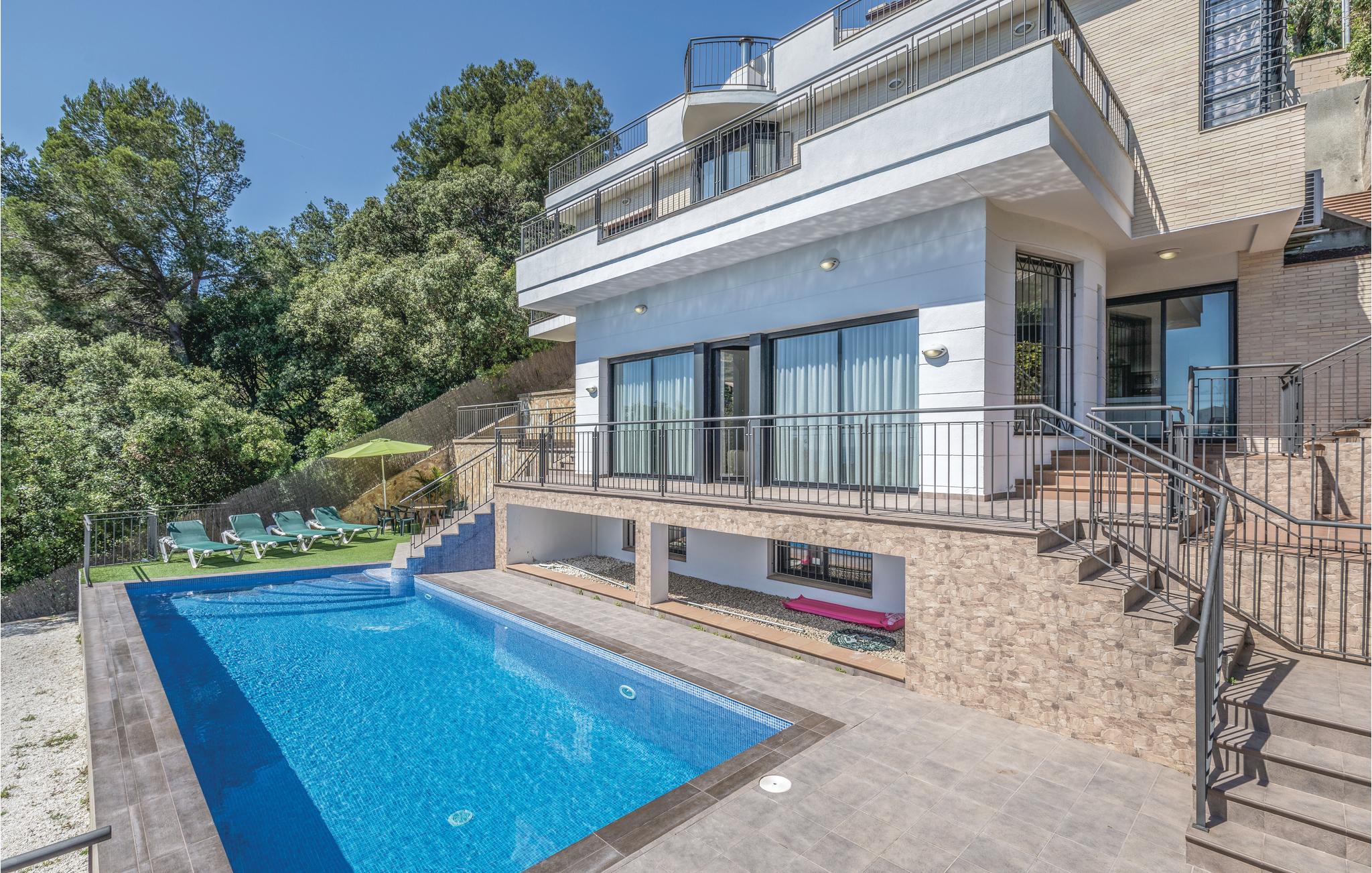 Vakantiehuis met privé zwembad in Santa Susanna (Spanje) voor 8 personen