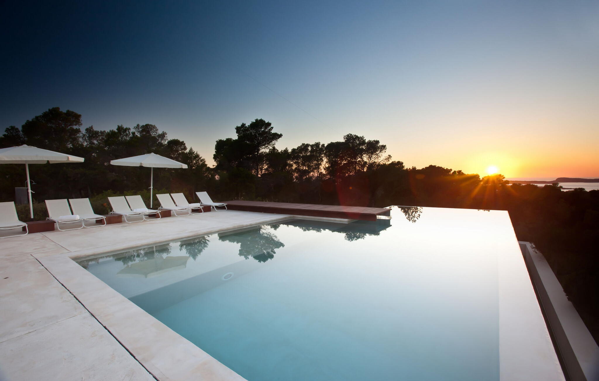 Vakantiehuis met omheinde tuin in VILLA NERE-  Sant Josep de Sa Talaia (Spanje) 2 honden zijn welkom