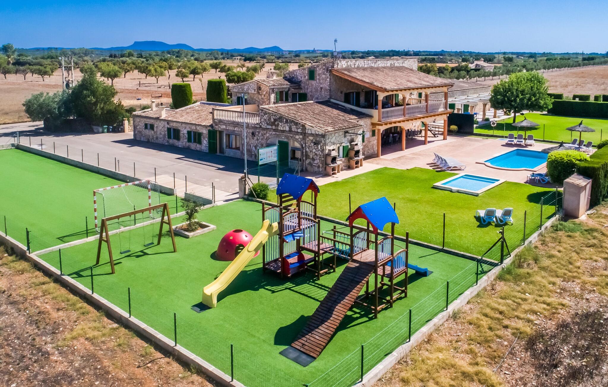 Vakantiehuis met privé zwembad in Can Grau-  Sencelles (Spanje) voor 32 personen