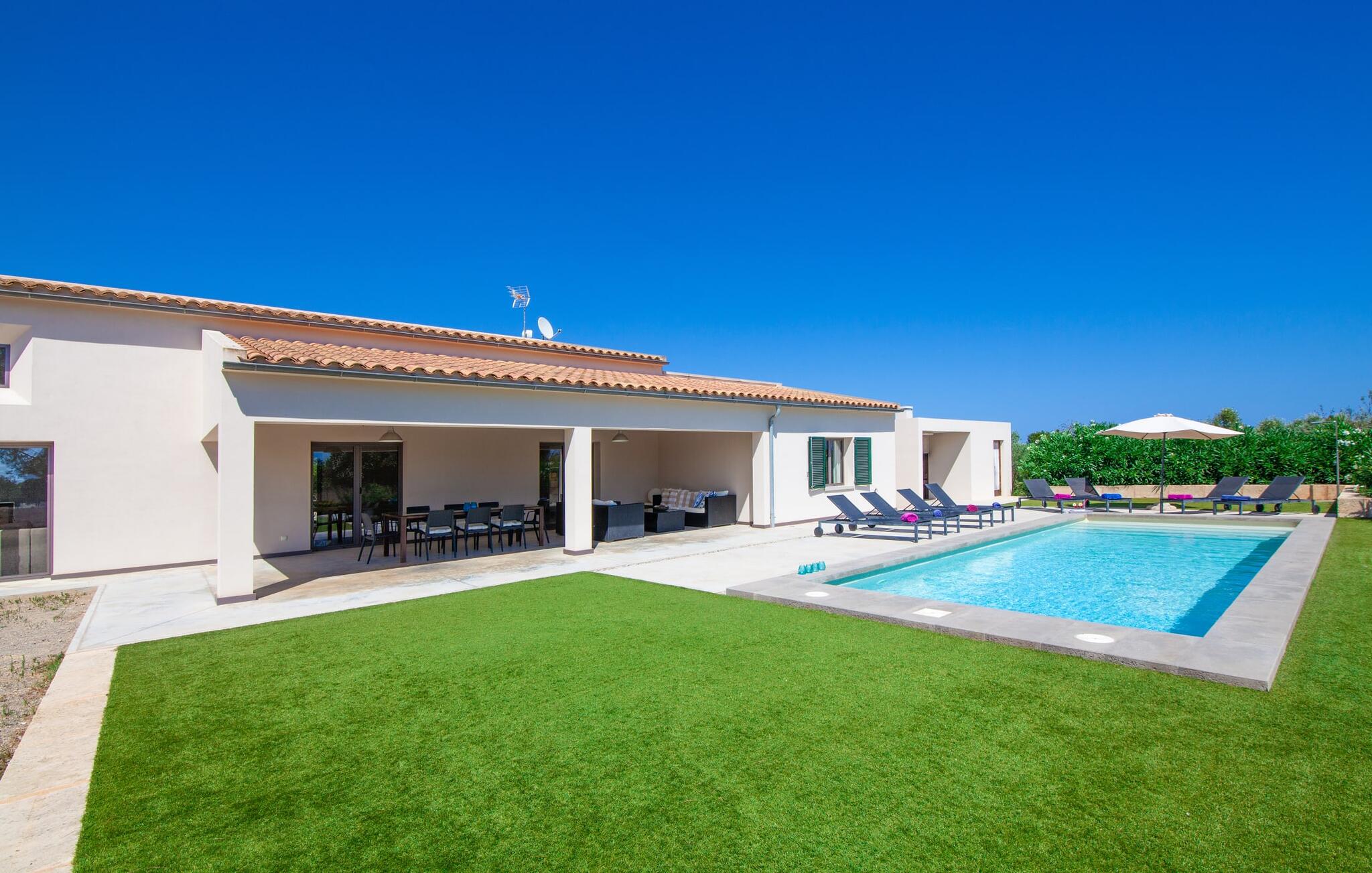 Vakantiehuis met privé zwembad in Can Llorenc Jove-  Cala Mendia (Spanje) voor 8 personen