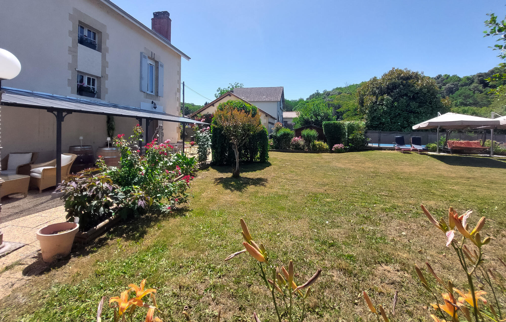 Ferienhaus mit umzäuntem Garten in Couze-et-Saint-Front (Frankreich) und 2 Hunde erlaubt