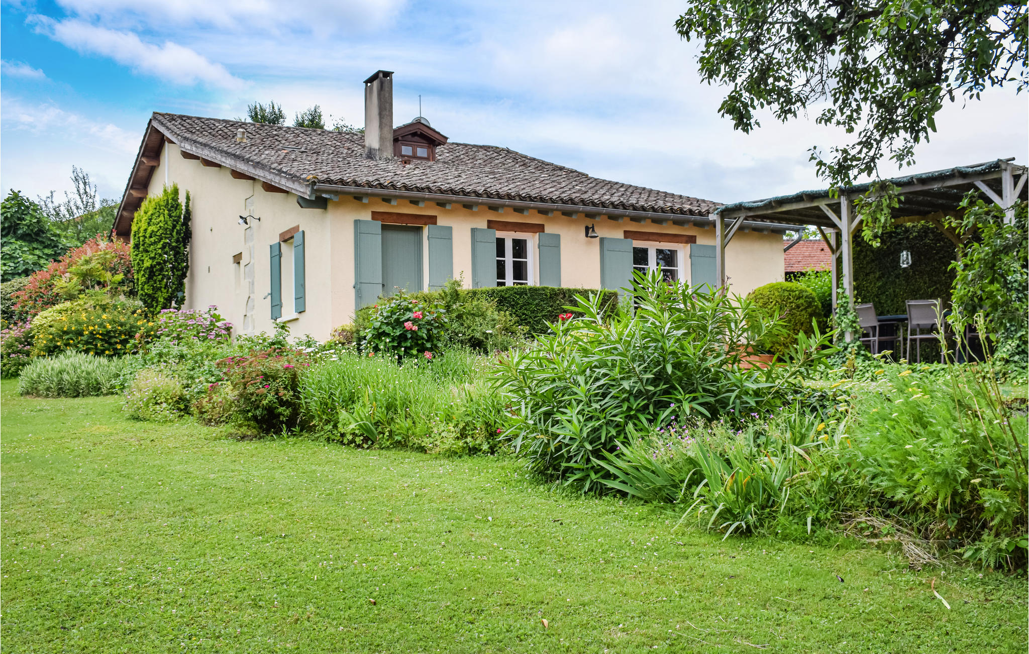 Vakantiehuis met privé zwembad in Bourgougnague (Frankrijk) voor 7 personen