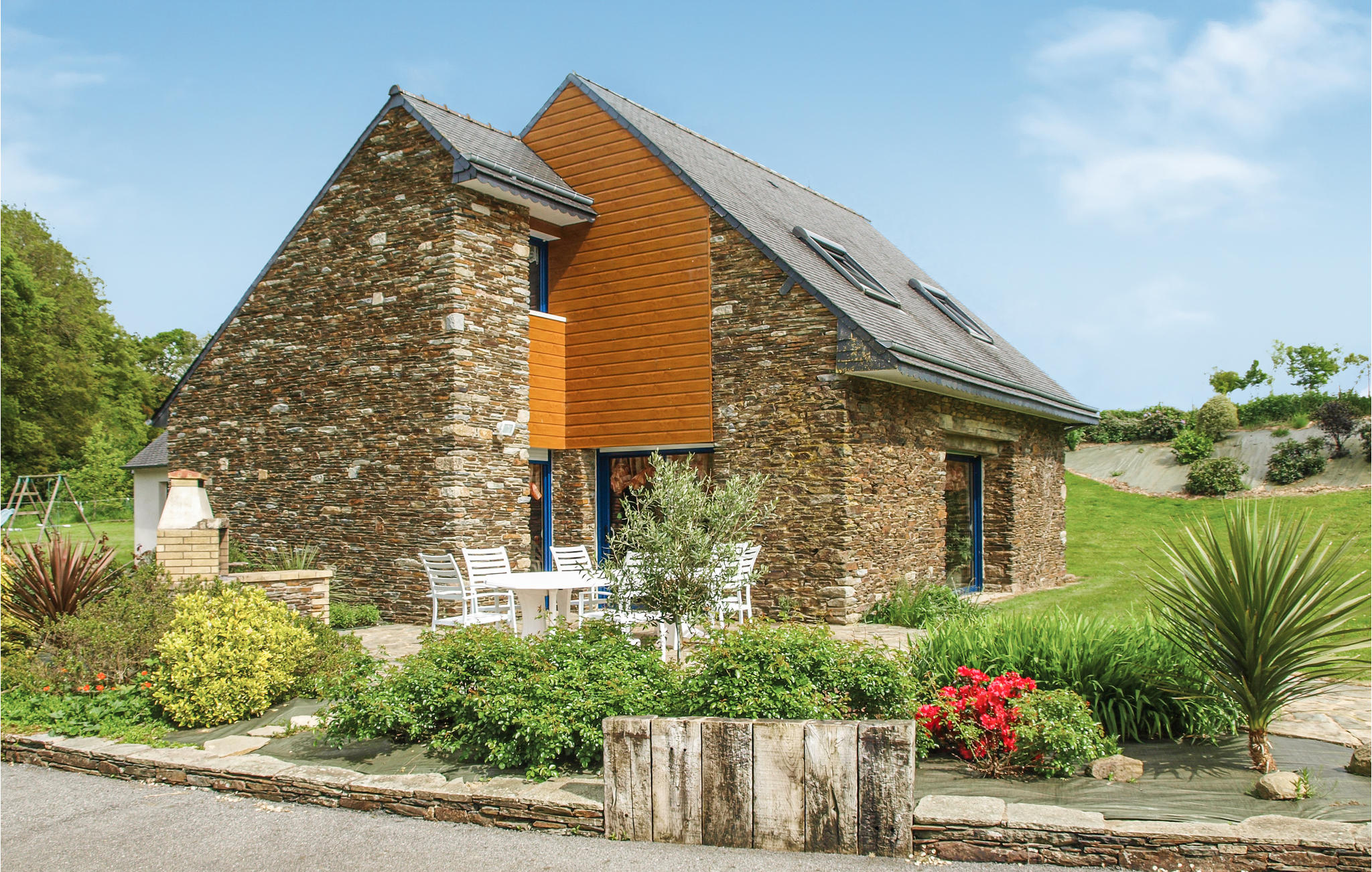 Vakantiehuis met privé zwembad in St Martin des Pres (Frankrijk) voor 8 personen