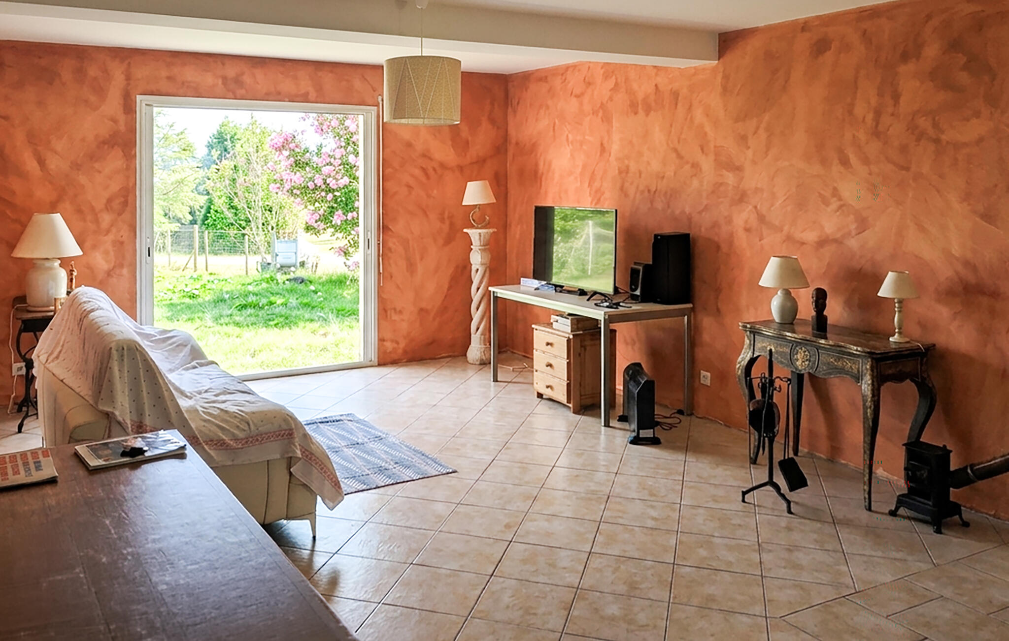 Vakantiehuis met omheinde tuin in Saint-Yvi (Frankrijk) 1 hond is welkom
