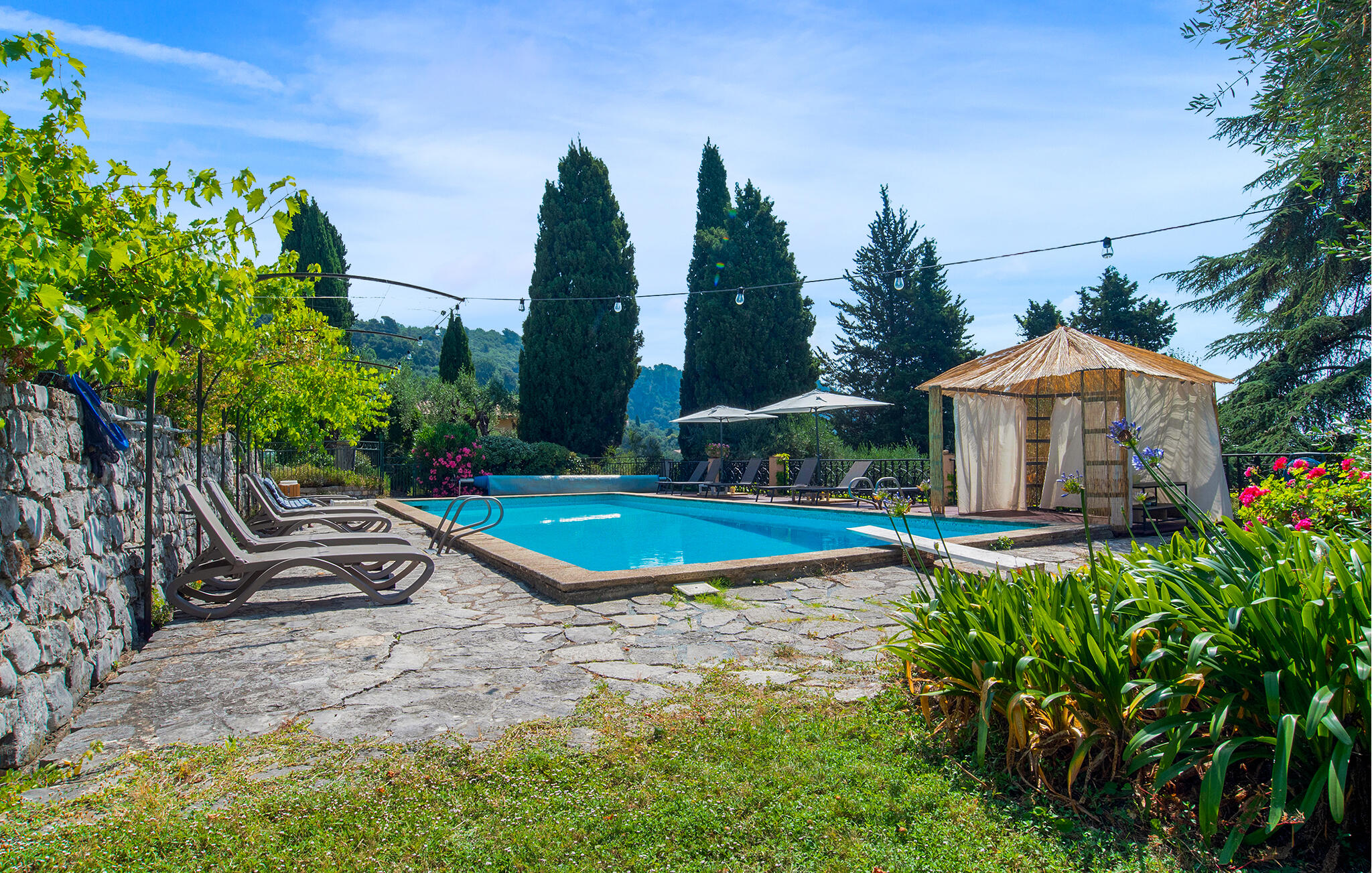 Vakantiehuis met omheinde tuin in Grasse (Frankrijk) 1 hond is welkom