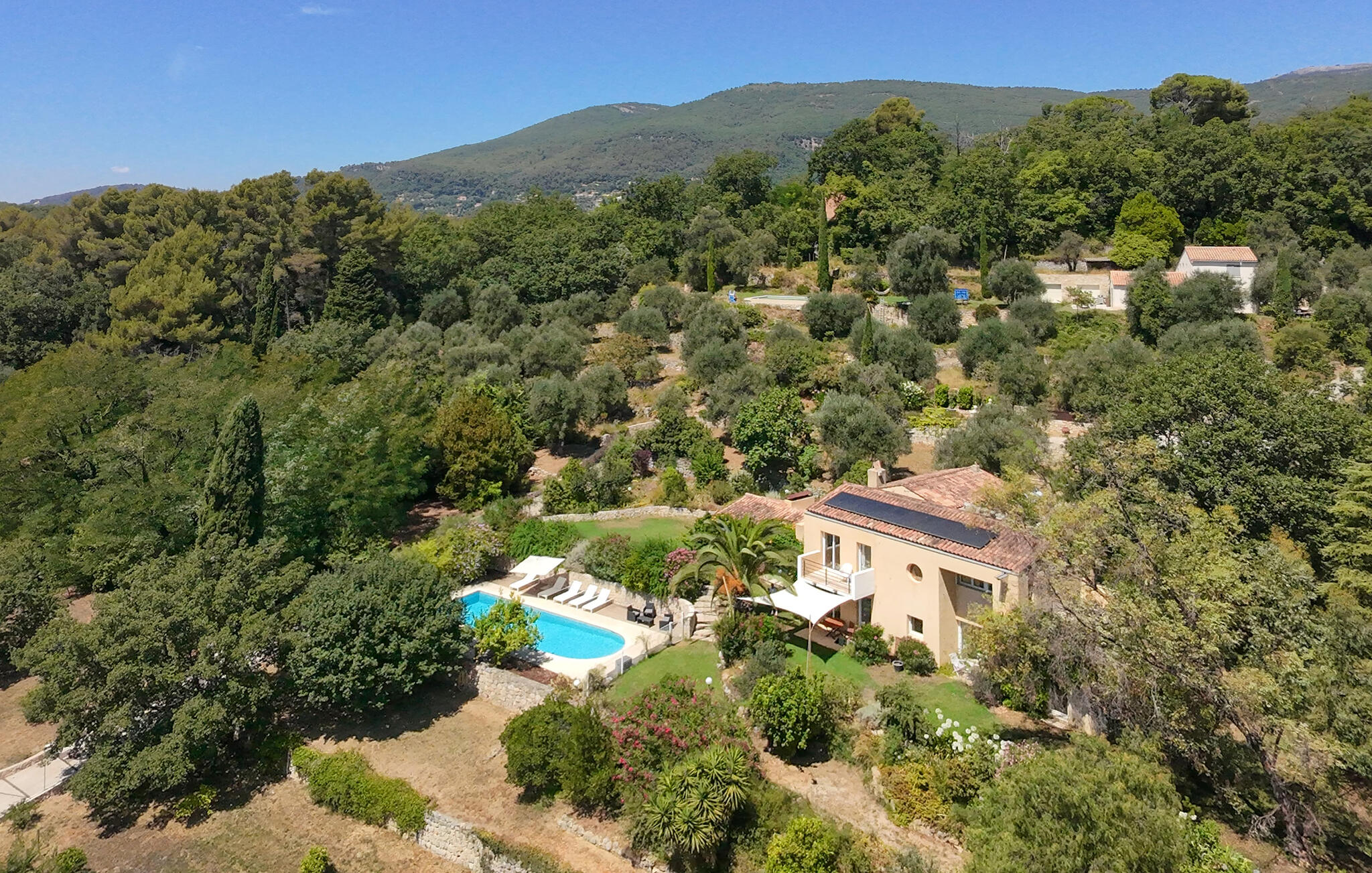 Vakantiehuis met privé zwembad in Chateauneuf-Grasse (Frankrijk) voor 9 personen