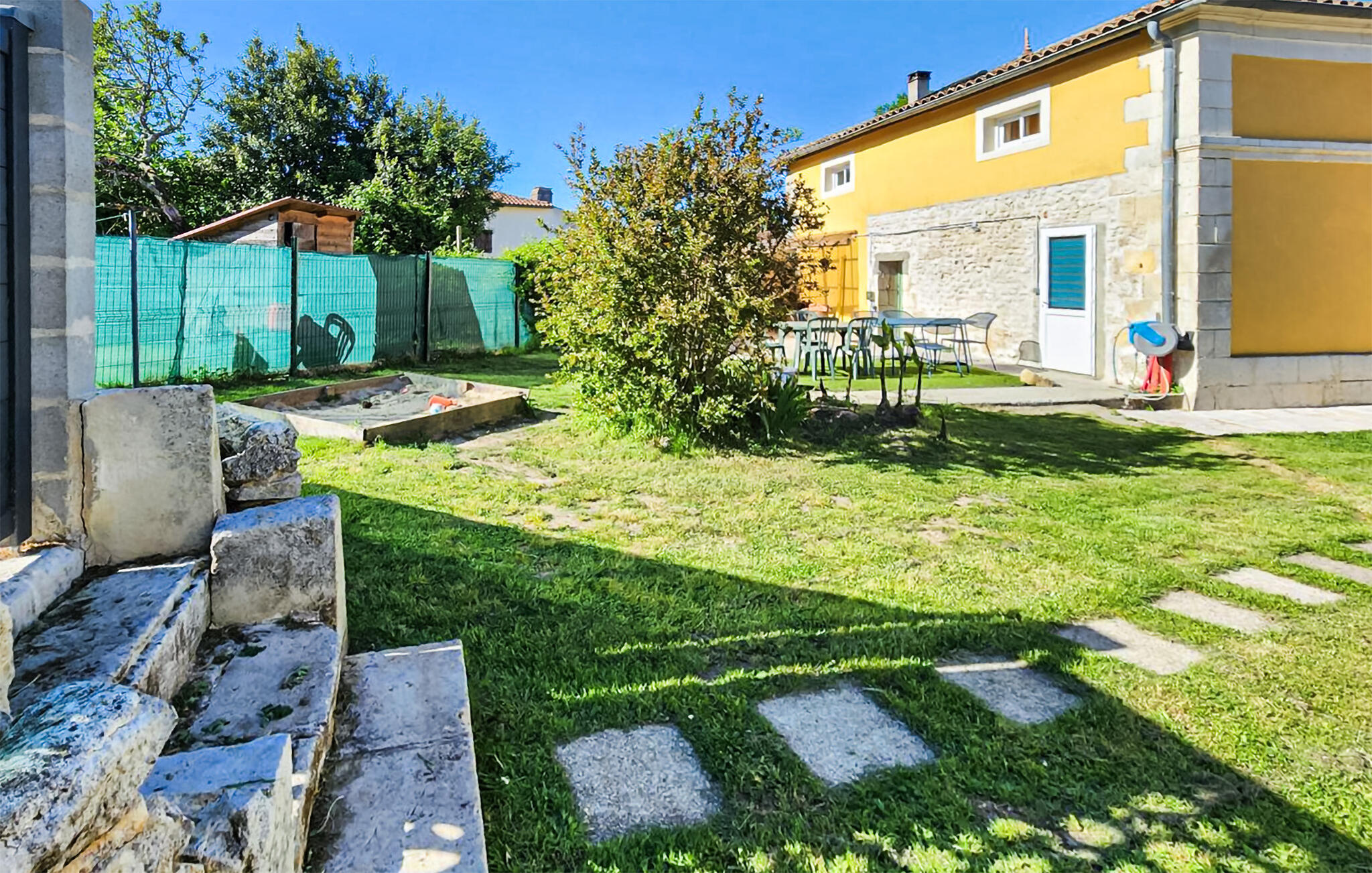Vakantiehuis met omheinde tuin in Saint-Simon-de-Bordes (Frankrijk) 6 honden zijn welkom