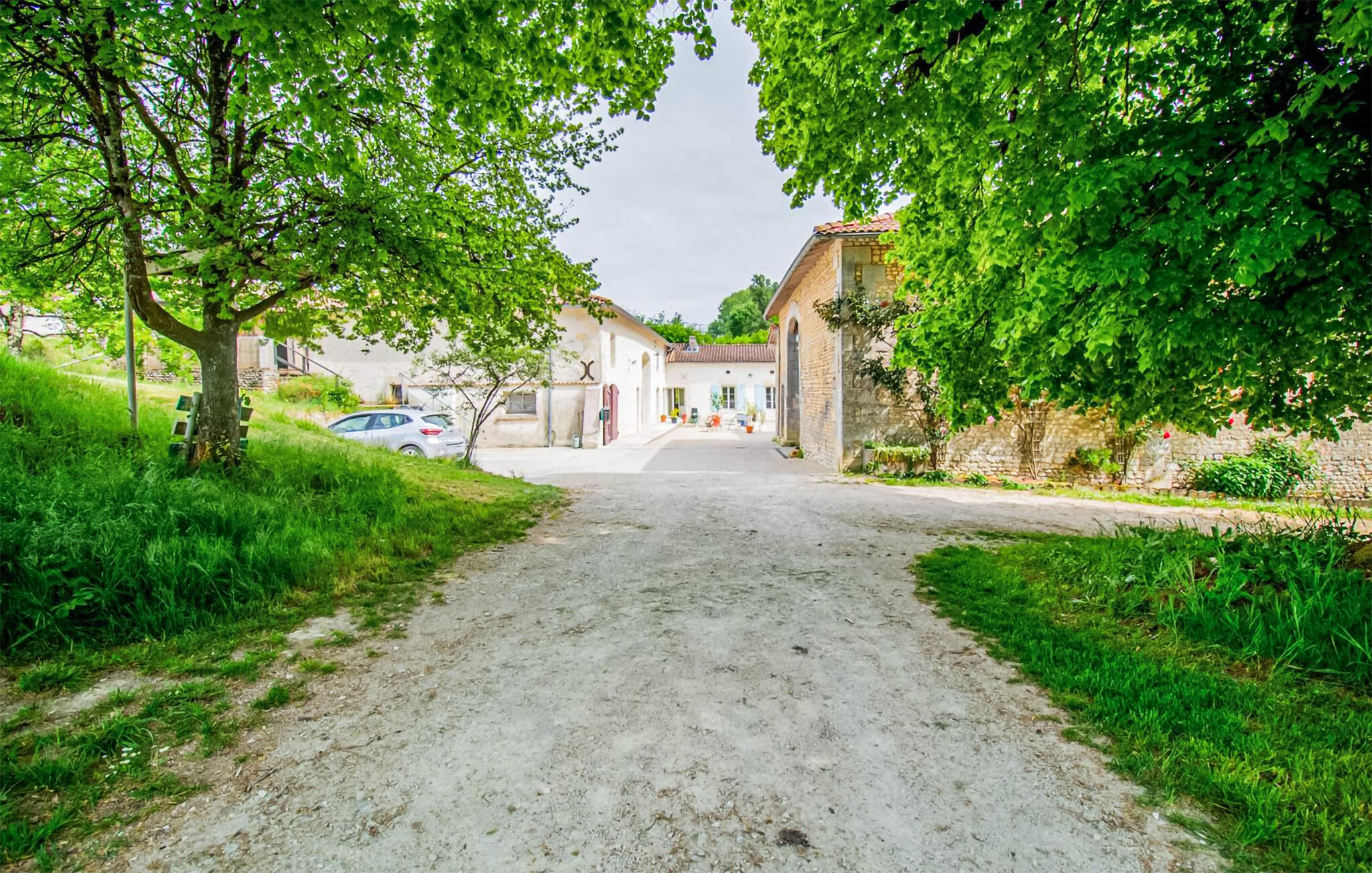 Vakantiehuis in Saint-Maigrin (Frankrijk) 6 honden zijn welkom