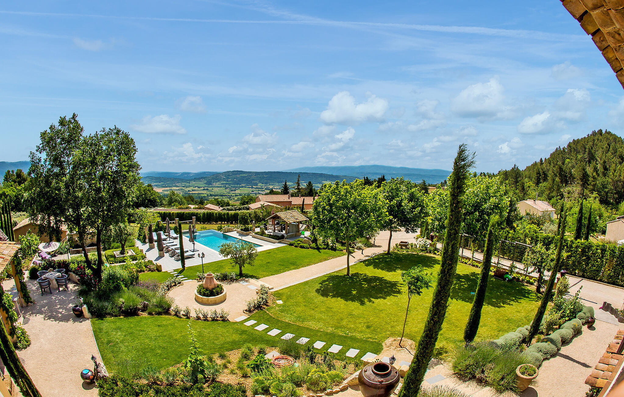 Vakantiehuis met privé zwembad in Saint Saturnin lès Apt (Frankrijk) voor 8 personen