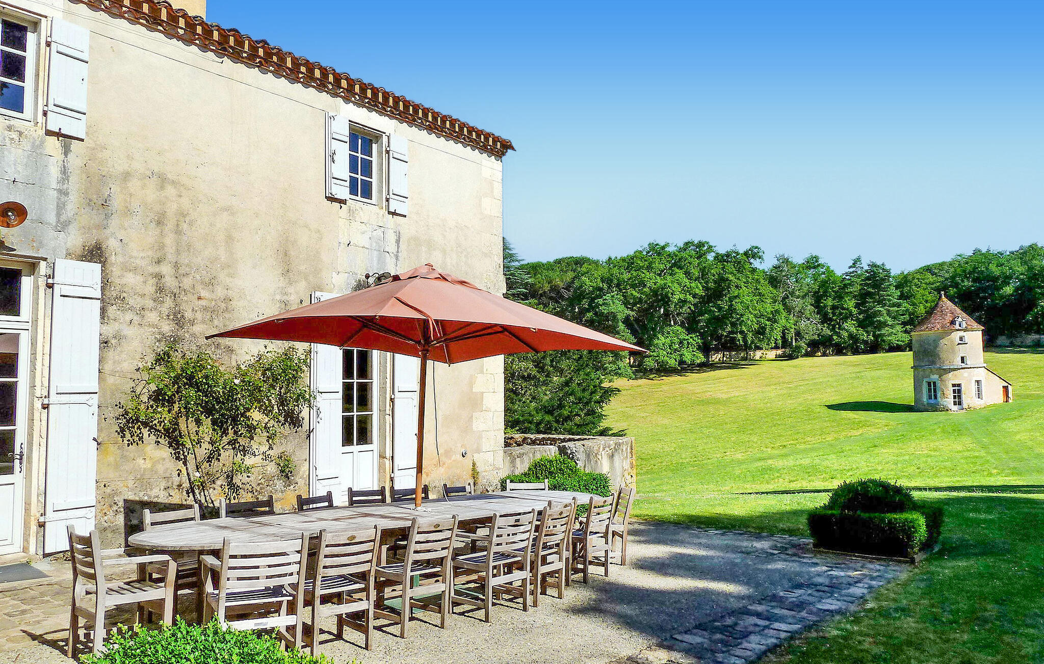 Vakantiehuis met privé zwembad in Saint Georges De Montclard (Frankrijk) voor 32 personen