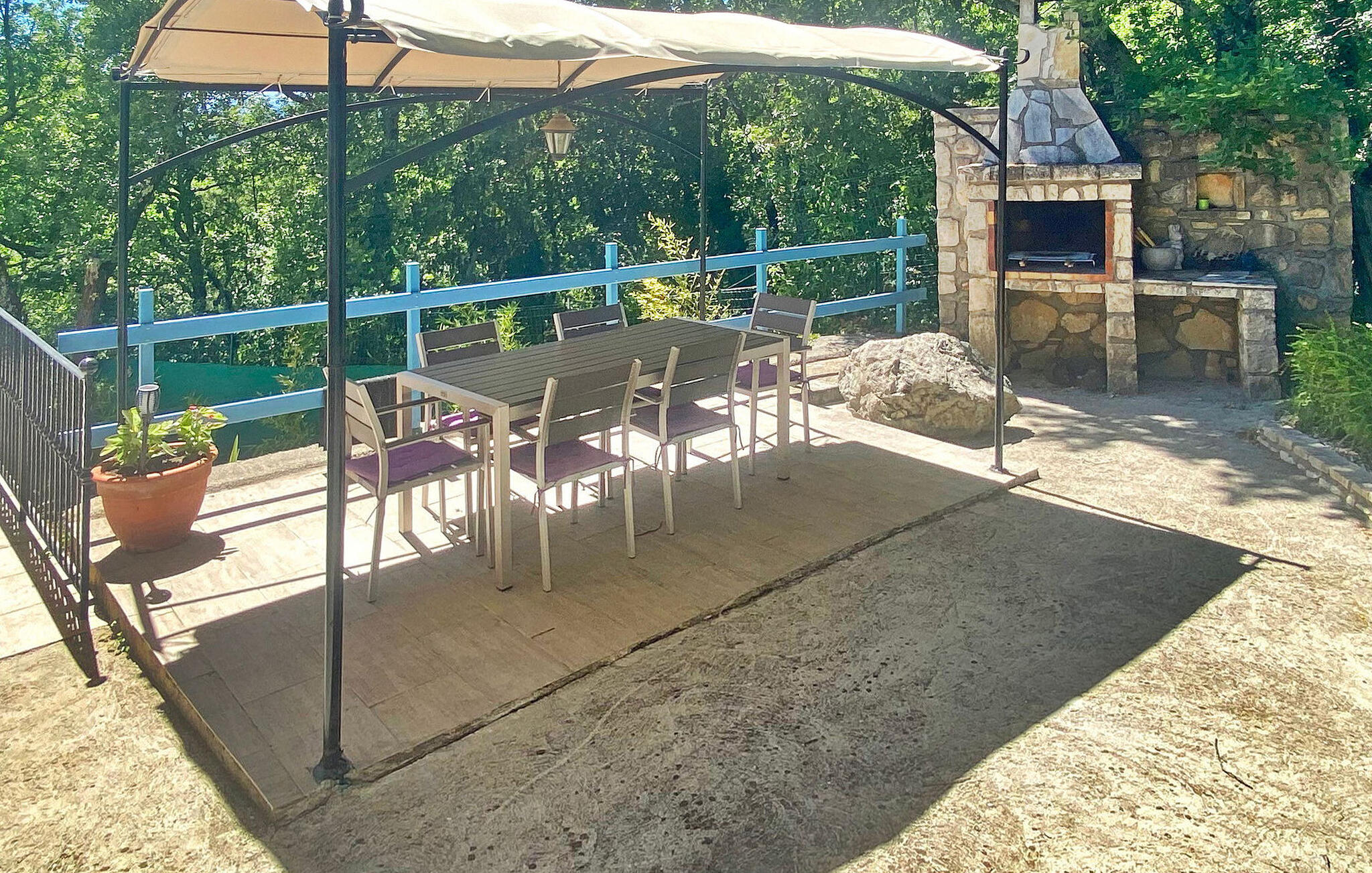 Vakantiehuis met privé zwembad in Rochegude (Frankrijk) voor 10 personen